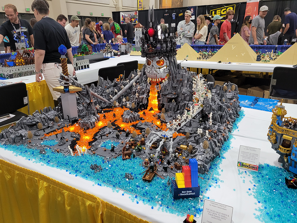 Slideshow Image 1 featuring a LEGO MOC